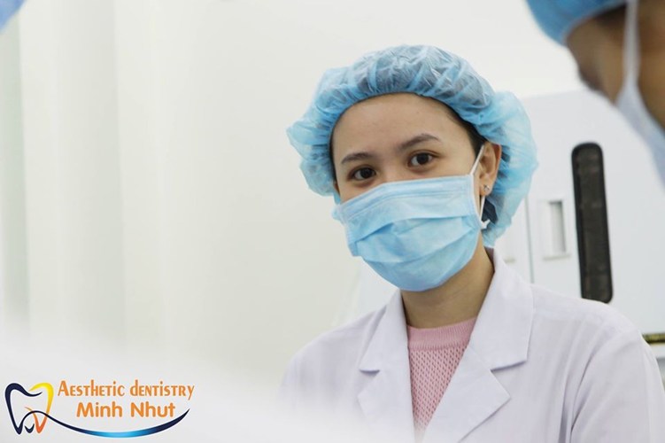 Làm răng sứ tại Nha khoa Minh Nhựt