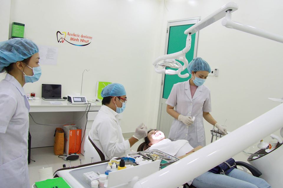 Làm răng sứ tại Nha khoa Minh Nhựt